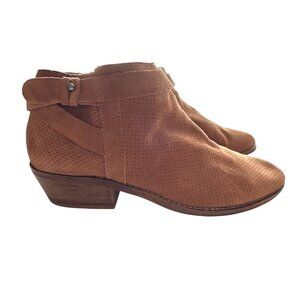Dolce Vita Tan Ankle Booties Perforated Suede Side Zip Stacked Heel 9.5